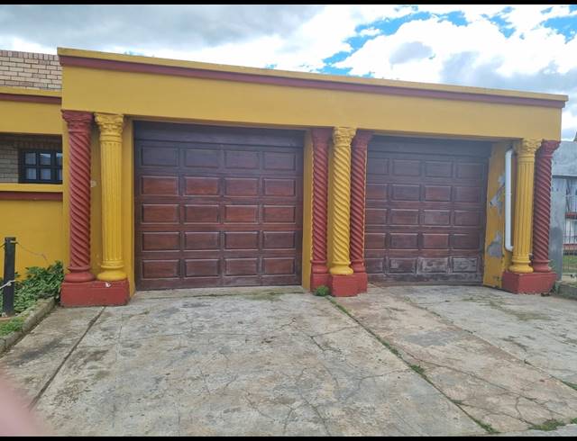 4 BEDROOM HOUSE FOR SALE IN KWANOBUHLE